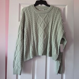 Women's cable knit sweater size XL NWT